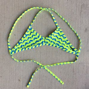 Jolyn x Mallyce Printed Vent Top